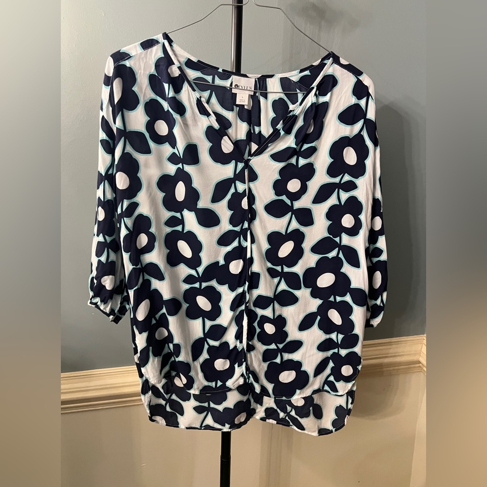 STYLUS Navy and White Floral Blouse